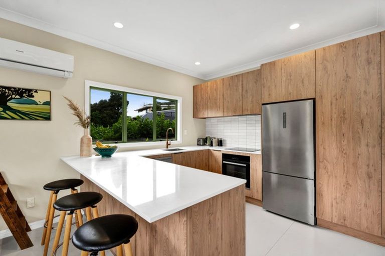 Photo of property in 1185b South Road, Oakura, 4314