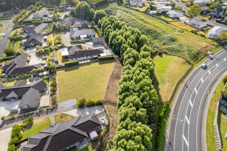 Photo of property in 8 Jade Crescent, Timberlea, Upper Hutt, 5018