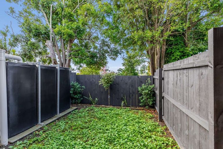 Photo of property in 5/32 Brandon Road, Glen Eden, Auckland, 0602