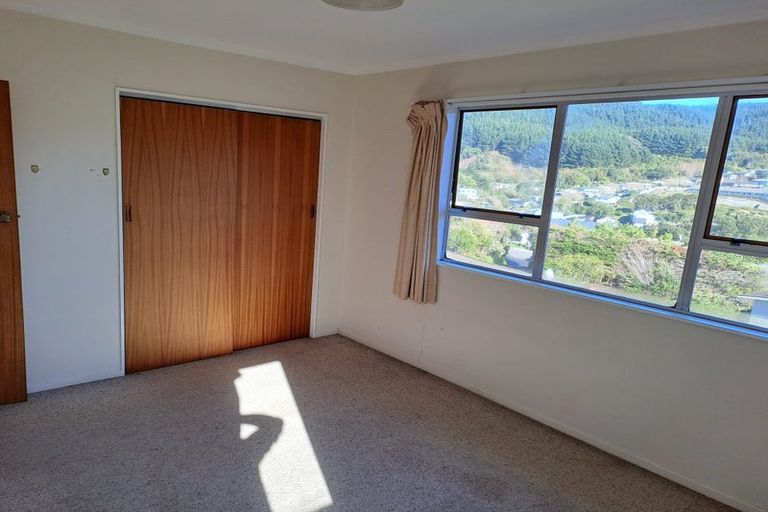 Photo of property in 84 Taylor Terrace, Tawa, Wellington, 5028