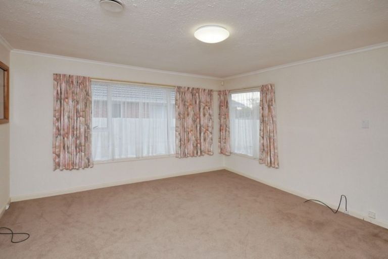 Photo of property in 15 Pembroke Street, Avondale, Christchurch, 8061