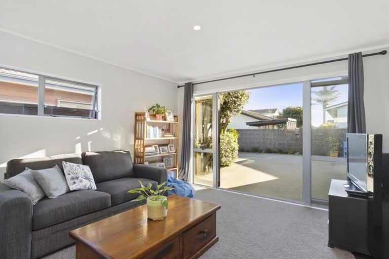 Photo of property in 61b Dickson Road, Papamoa Beach, Papamoa, 3118