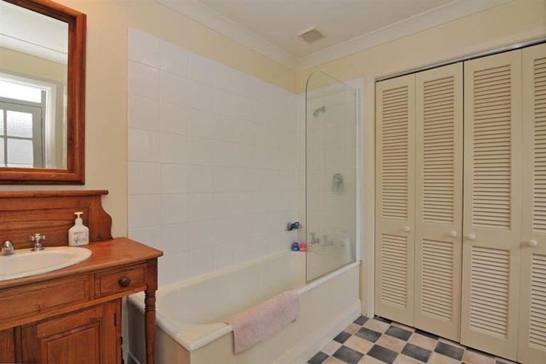 Photo of property in 48 Chamberlain Road, Karori, Wellington, 6012