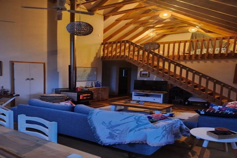 Photo of property in 14 Sandy Bay Road, Black Rock, Picton, 7282