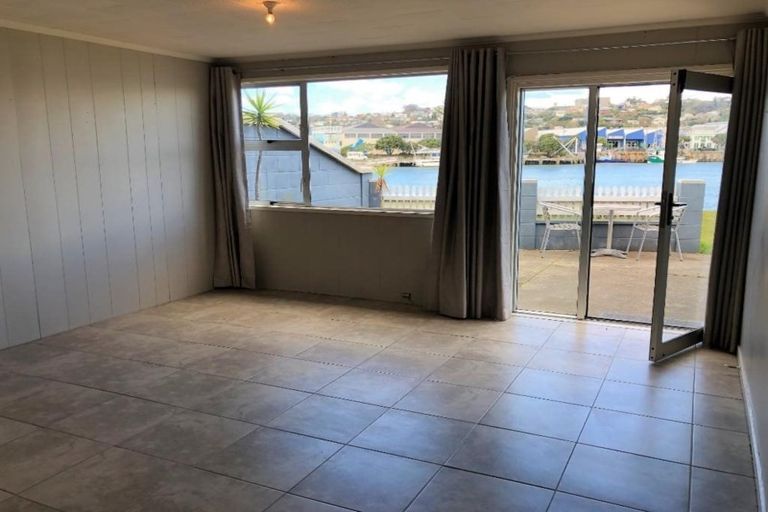 Photo of property in 2/1 Charles Street, Westshore, Napier, 4110