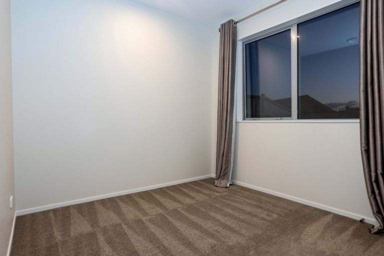 Photo of property in 18 Kingfisher Road, Silverdale, 0932