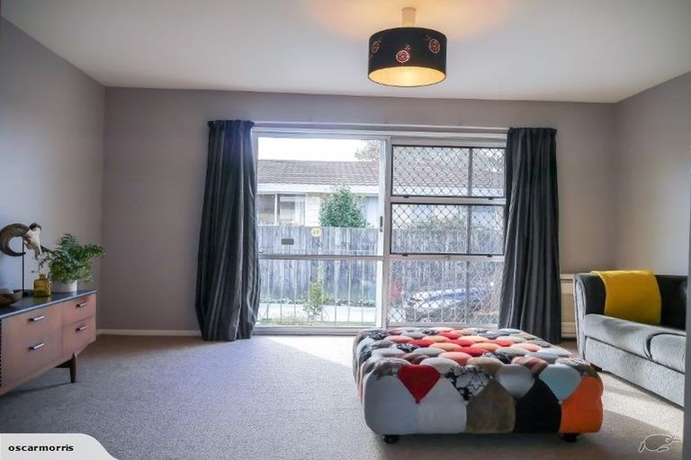 Photo of property in 1/5 James Condon Place, Redwood, Christchurch, 8051