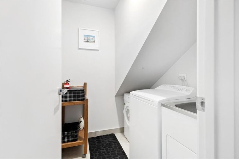 Photo of property in 14 Lakeview Terrace, Lake Hawea, Wanaka, 9382