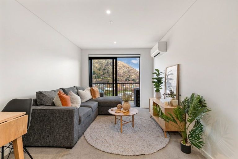 Photo of property in Toru Apartments, 510/10 Copper Beech Avenue, Frankton, Queenstown, 9300