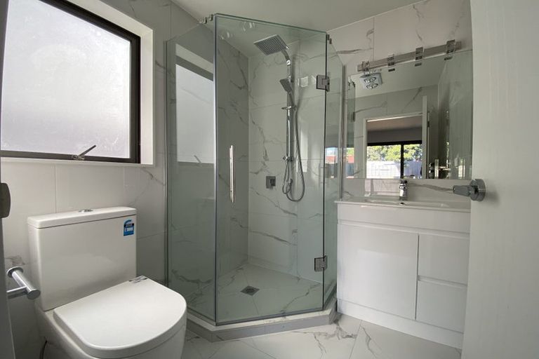 Photo of property in 6c Tiroroa Avenue, Te Atatu South, Auckland, 0610