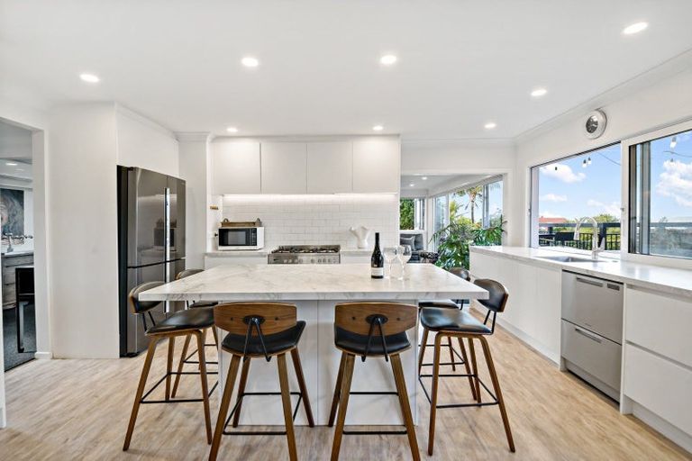 Photo of property in 81 Bleakhouse Road, Howick, Auckland, 2014