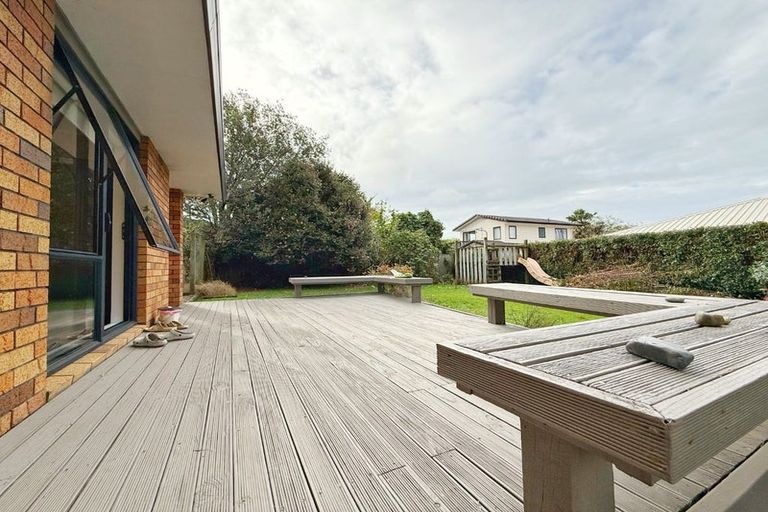 Photo of property in 20 Reynard Terrace, Conifer Grove, Takanini, 2112