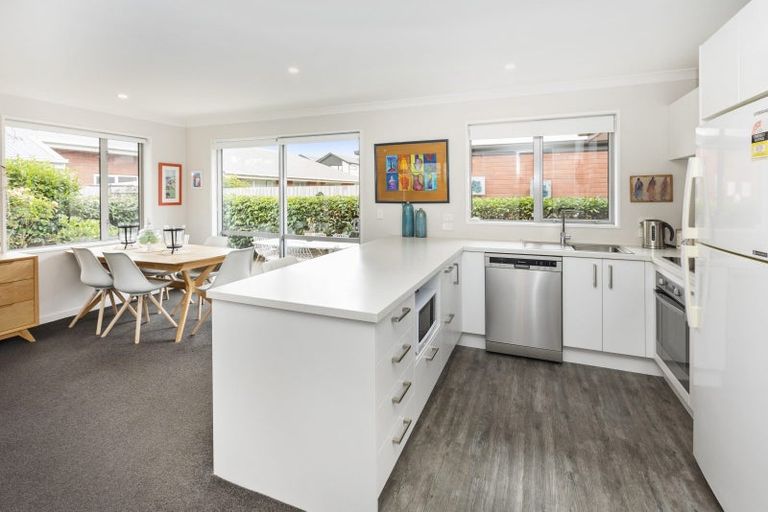 Photo of property in 1/11 North Avon Road, Richmond, Christchurch, 8013