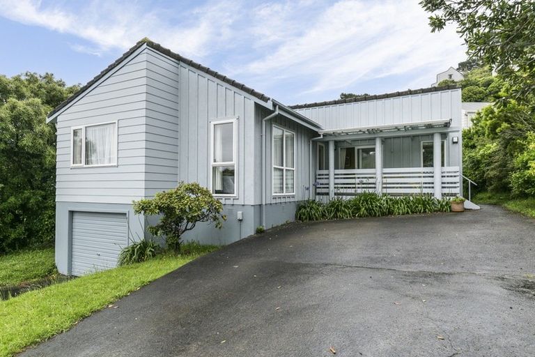 Photo of property in 6 John Witton Drive, Crofton Downs, Wellington, 6035