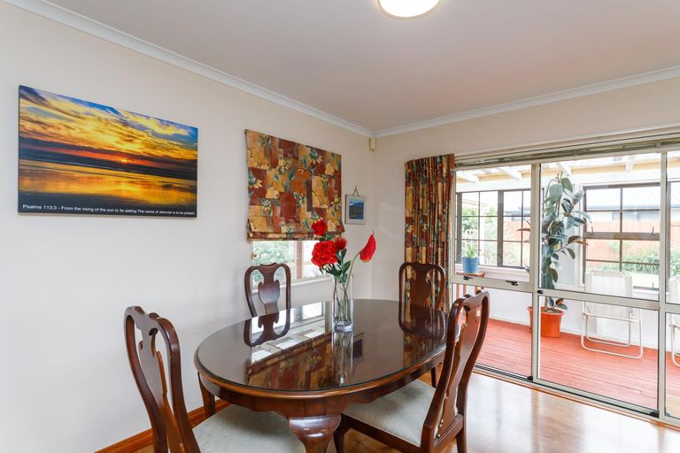 Photo of property in 1 Lancewood Lane, Roslyn, Palmerston North, 4414