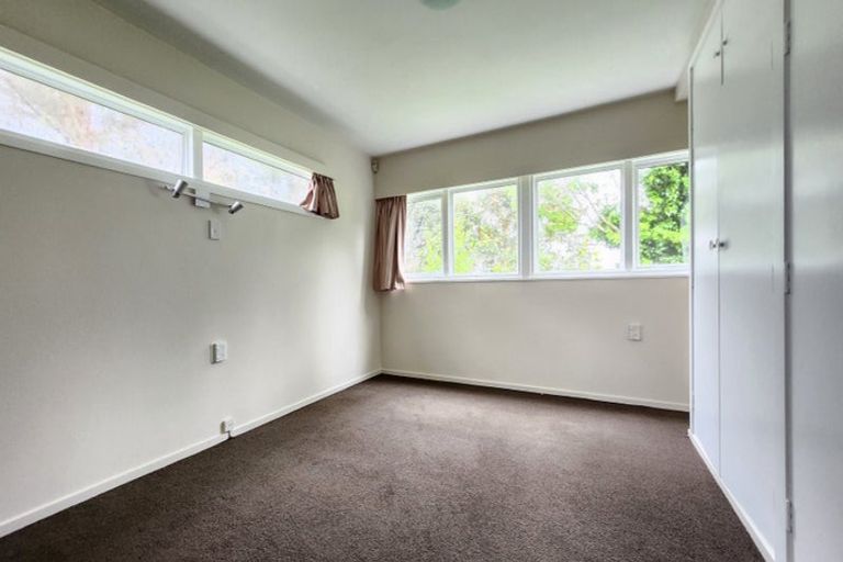 Photo of property in 2/3 Torwood Road, Khandallah, Wellington, 6035