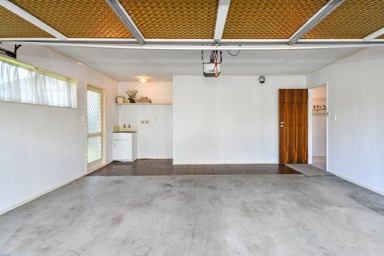 Photo of property in 2/4 Sunshine Place, Papakura, 2110