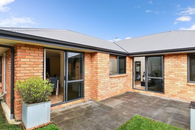 Photo of property in 4 Azure Place, Huntington, Hamilton, 3210