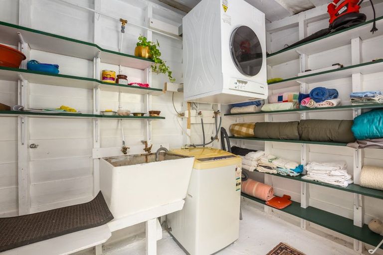 Photo of property in 15 Pingau Street, Paekakariki, 5034