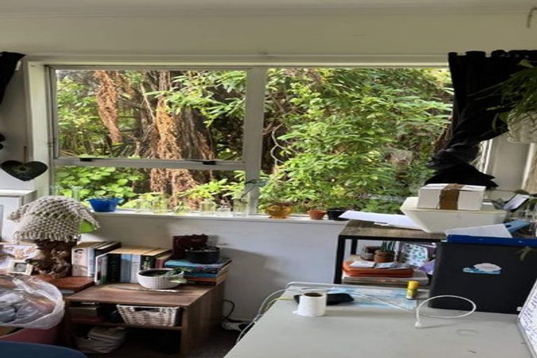 Photo of property in 10 Martin Grove, Normandale, Lower Hutt, 5010