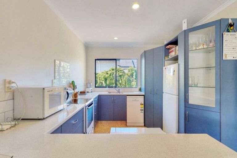 Photo of property in 35 Waipuna Grove, Welcome Bay, Tauranga, 3112