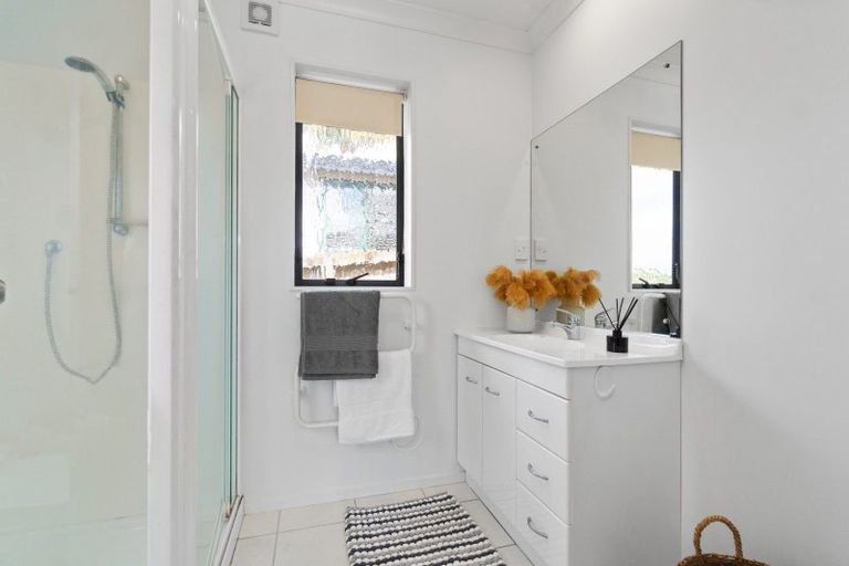 Photo of property in 90a Ridge Road, Howick, Auckland, 2014