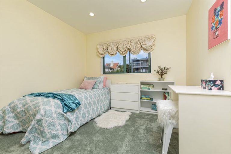 Photo of property in 19a Orchard Road, Browns Bay, Auckland, 0630