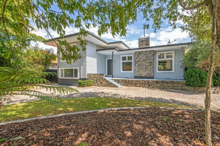 Photo of property in 6 Hughes Avenue, Hokowhitu, Palmerston North, 4410