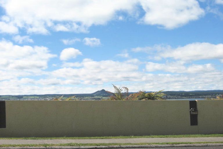 Photo of property in 809 Acacia Bay Road, Acacia Bay, Taupo, 3330