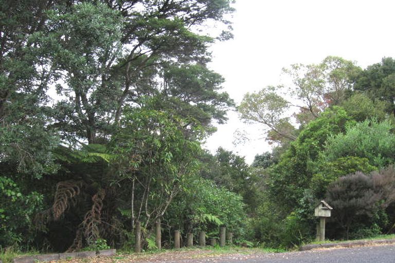 Photo of property in 8 Miha Road, Titirangi, Auckland, 0604