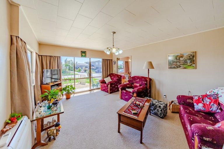 Photo of property in 37 Donegal Crescent, Tamatea, Napier, 4112