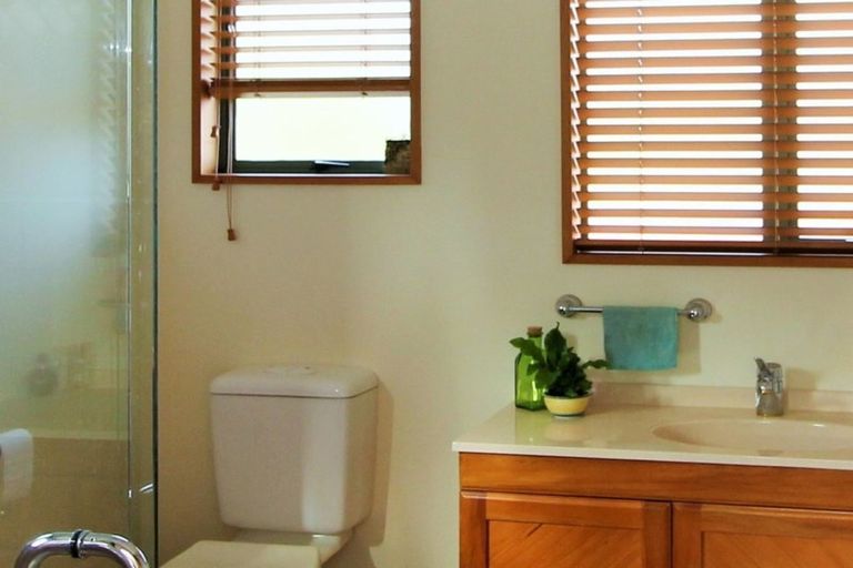 Photo of property in 12 Grove Avenue, Weston, Oamaru, 9401