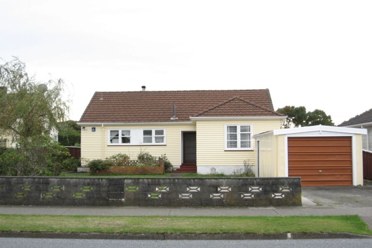 Photo of property in 13 Hewer Crescent, Naenae, Lower Hutt, 5011