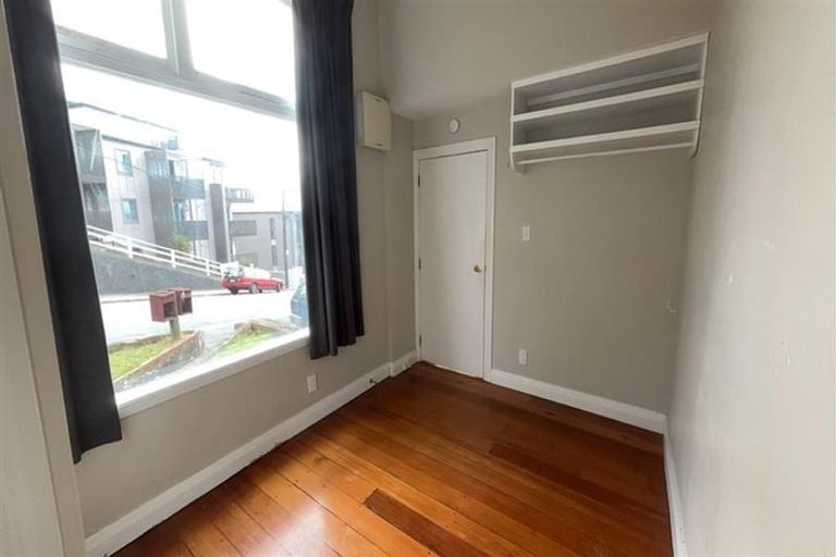 Photo of property in 21a Hargreaves Street, Mount Cook, Wellington, 6021