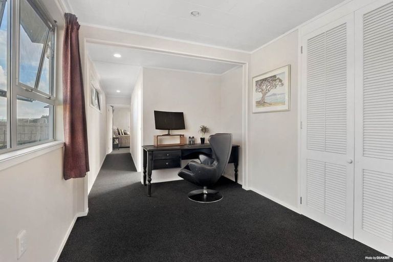 Photo of property in 114 Racecourse Road, Waiuku, 2123