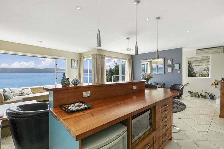 Photo of property in 516 Marine Drive, Sunshine Bay, Lower Hutt, 5013