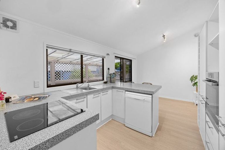 Photo of property in 66 Gledstane Road, Stanmore Bay, Whangaparaoa, 0932