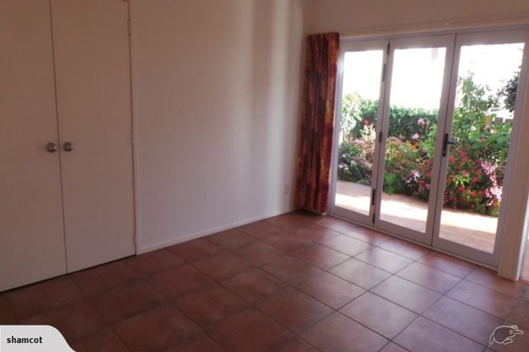 Photo of property in 42 Glenfern Road, Mellons Bay, Auckland, 2014