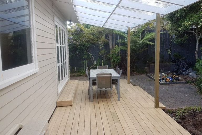 Photo of property in 44a Woodglen Road, Glen Eden, Auckland, 0602
