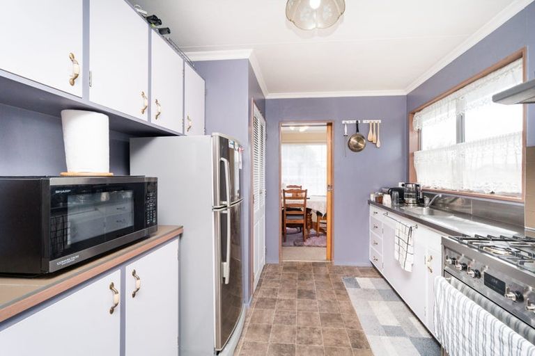 Photo of property in 8 Forbes Place, Kelvin Grove, Palmerston North, 4414