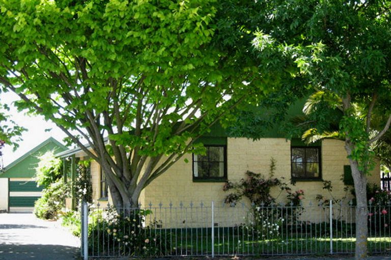 Photo of property in 137 Hawthornden Road, Avonhead, Christchurch, 8042