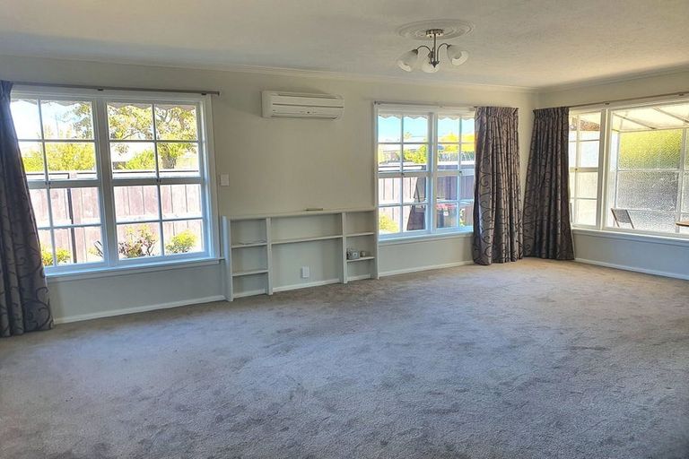 Photo of property in 2/42 Raxworthy Street, Ilam, Christchurch, 8041