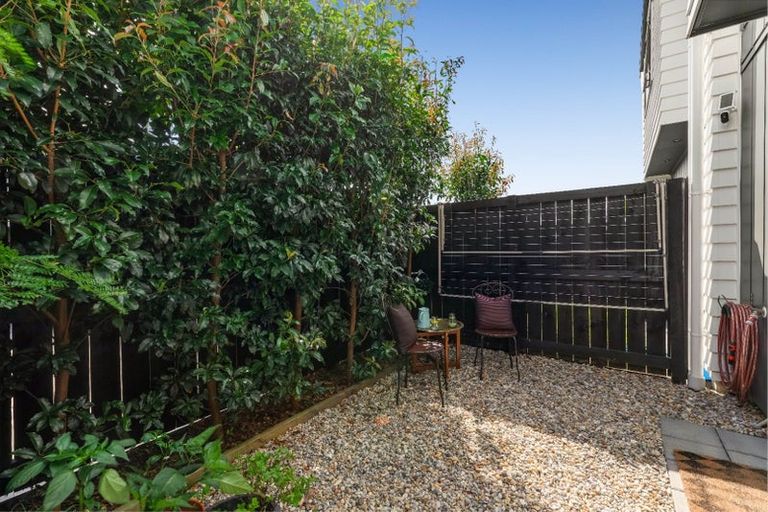 Photo of property in 1/8 Valron Road, Te Atatu South, Auckland, 0602