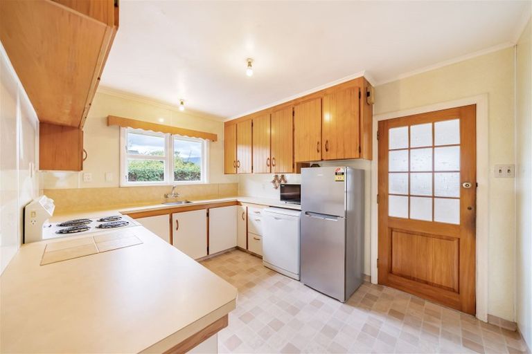 Photo of property in 19 Hall Grove, Ebdentown, Upper Hutt, 5018