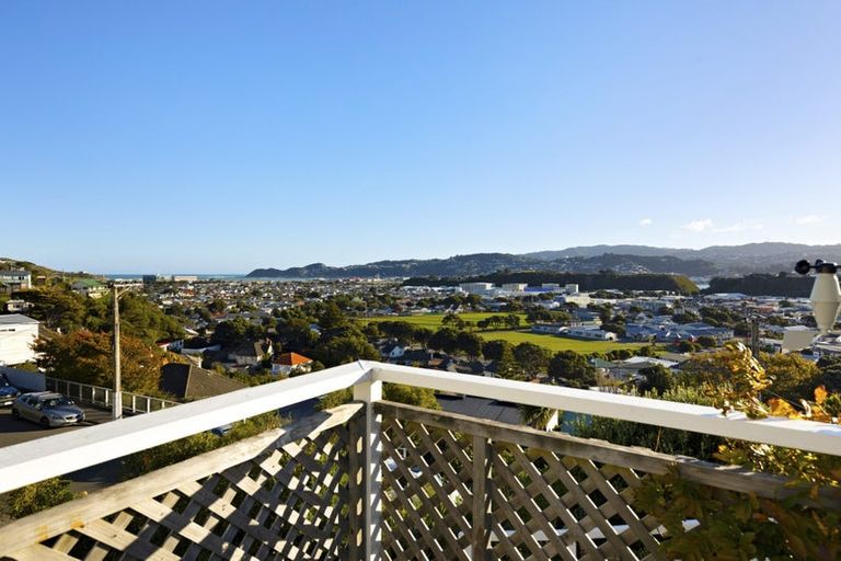 Photo of property in 35 Townsend Road, Miramar, Wellington, 6022