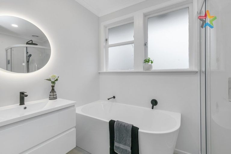 Photo of property in 2/352 Oxford Terrace, Avalon, Lower Hutt, 5011