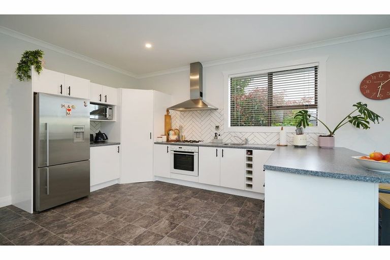 Photo of property in 12 Moa Street, Waikiwi, Invercargill, 9810