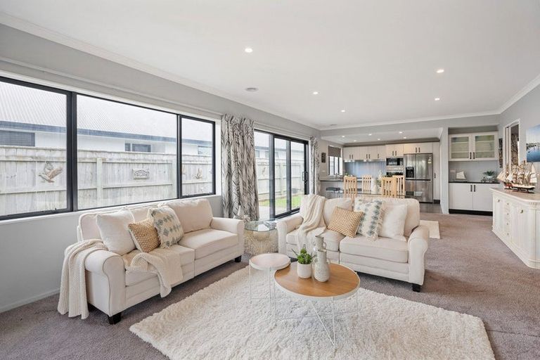 Photo of property in 83 Kotuku Drive, Paraparaumu Beach, Paraparaumu, 5032