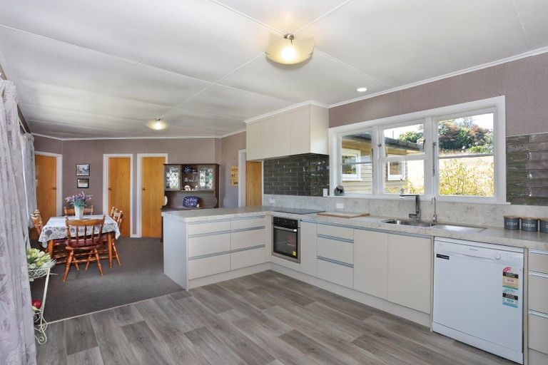 Photo of property in 19 Ingham Street, Halcombe, Feilding, 4779
