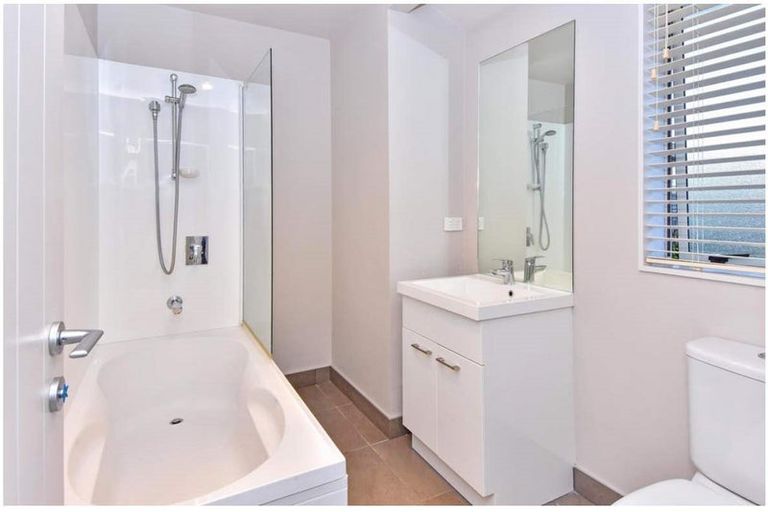 Photo of property in 23 Lamia Place, The Gardens, Auckland, 2105